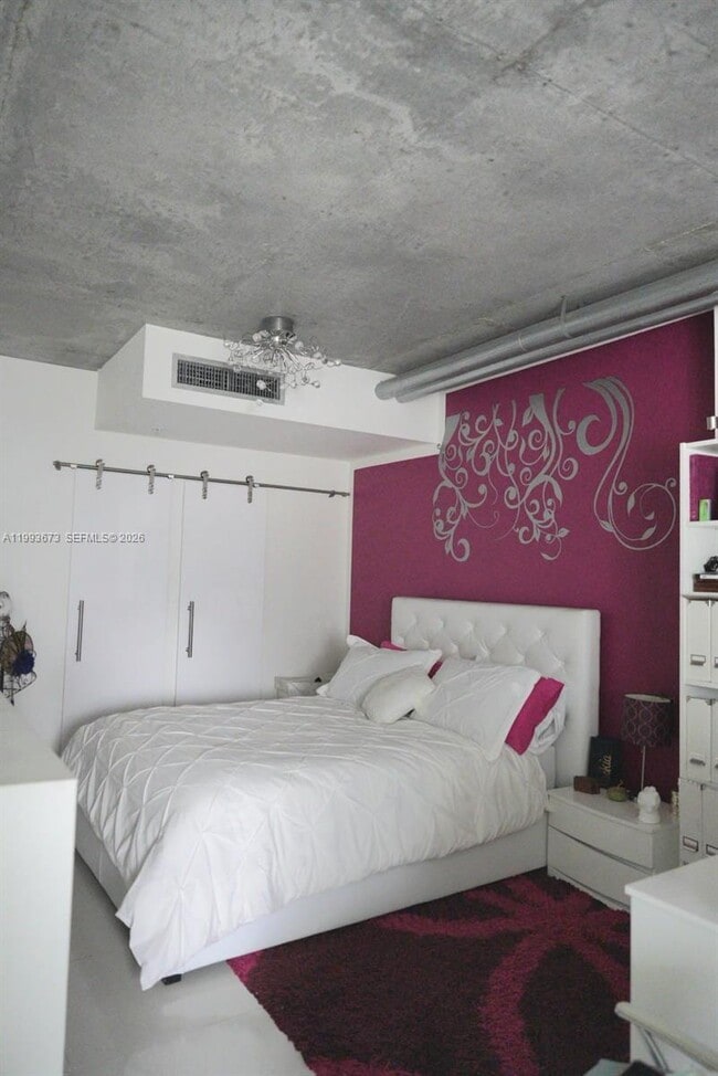 Building Photo - 690 SW 1st Ct