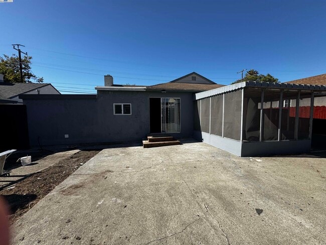 Building Photo - 610 Via Mirabel