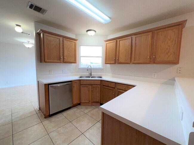 Building Photo - 740 Winborne Way