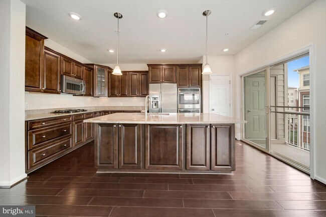 Building Photo - 540 Copley Pl