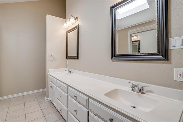 Building Photo - 2874 Stoneridge Dr