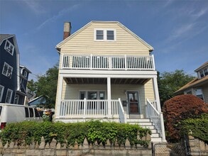 Building Photo - 81 Waring Pl