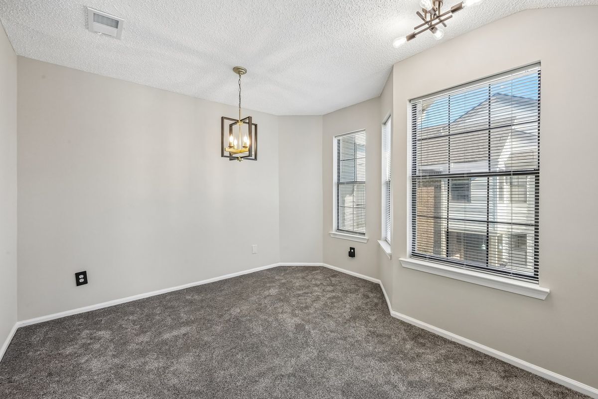 Building Photo - 3015 Lighthouse Ln