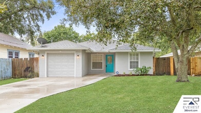 Building Photo - 730 Flora St