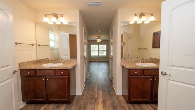 Building Photo - 6856 Wirevine Dr