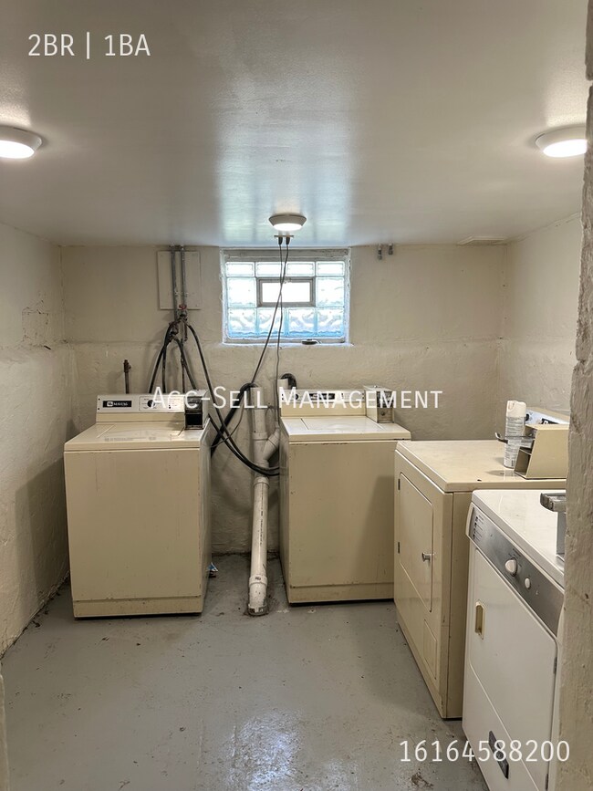 Building Photo - 209 Valley Ave NW