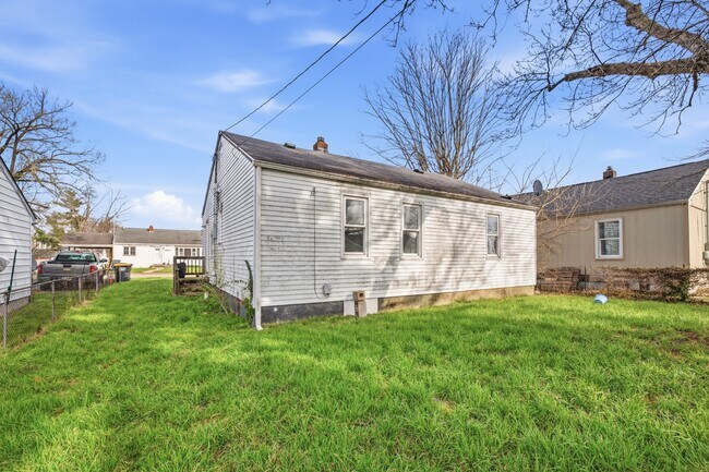 Building Photo - 2719 Dewey St