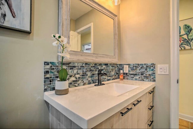 Building Photo - 2169 Imperial Point Dr