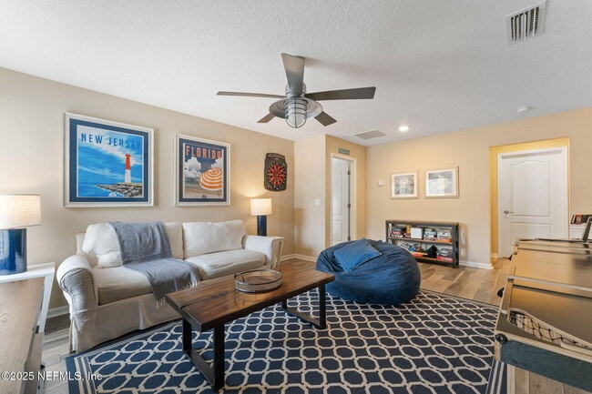 Building Photo - 22 Medio Dr