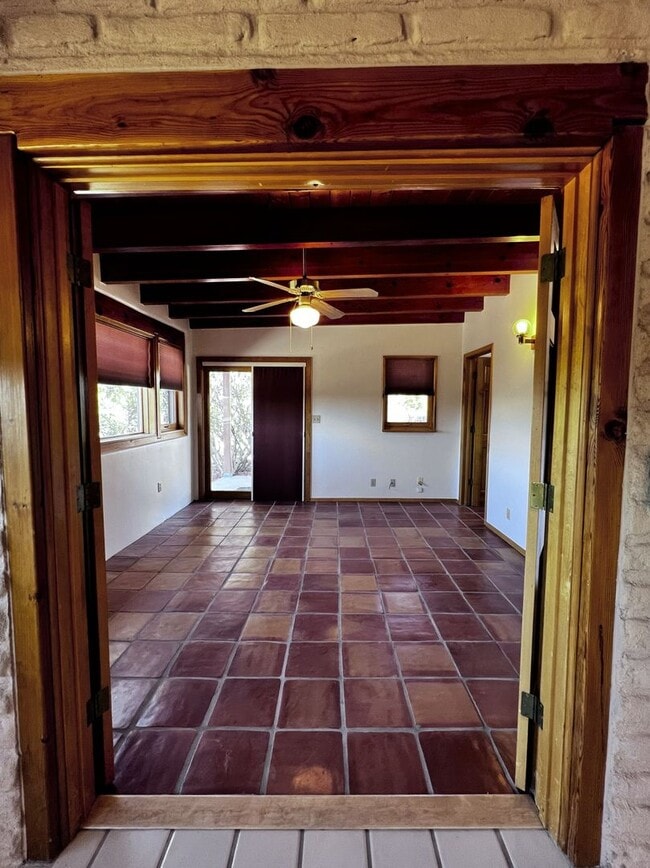 Building Photo - 5 Oriente Ct