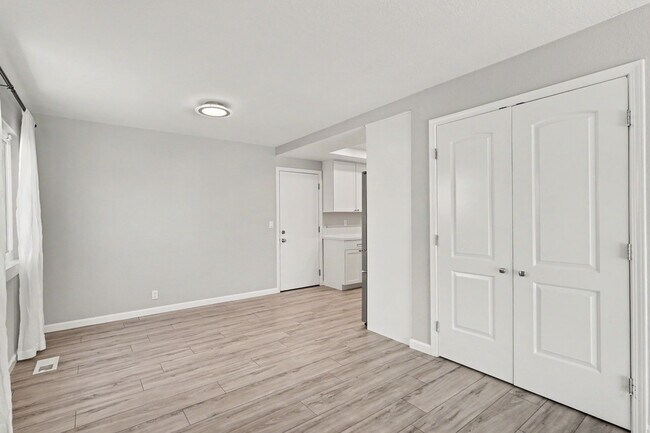 Building Photo - 3143 Shriver Dr