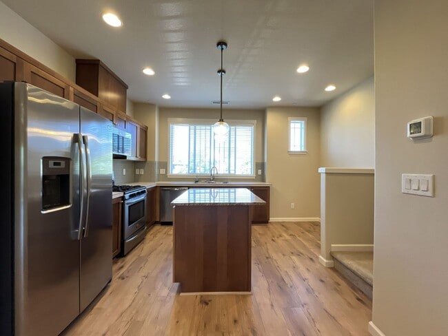 Building Photo - Spacious Bull Mountain Townhome Featuring Two Ensuite Bedrooms, Attached Garage & Modern Finishes &