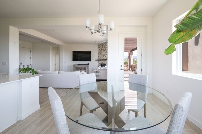 Building Photo - Stunning 3-Bedroom Home with Mountain Views in Tessera