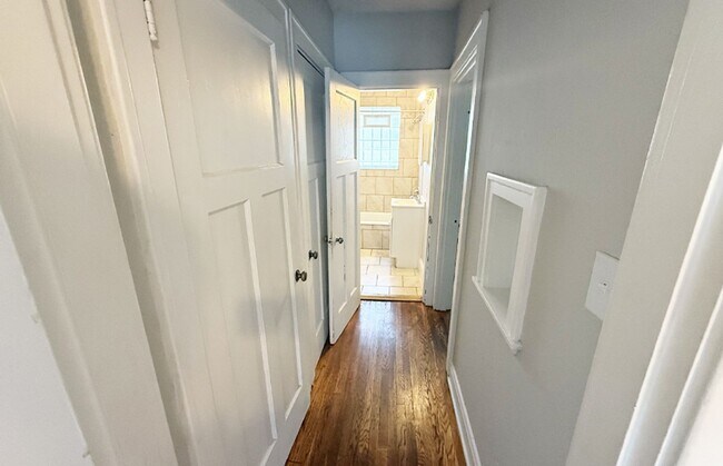 Building Photo - 415 Probasco St