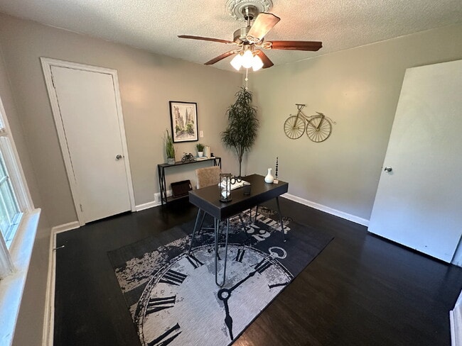 Building Photo - Beautifully Updated Decatur Home with Spacious Backyard