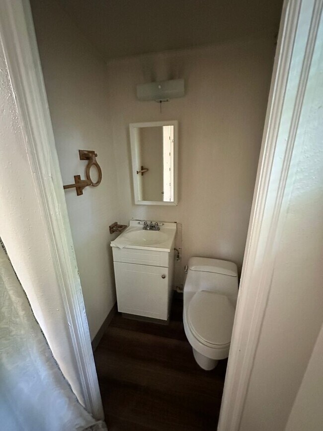 Building Photo - Lewis & Clark Graduate/Law Students ONLY