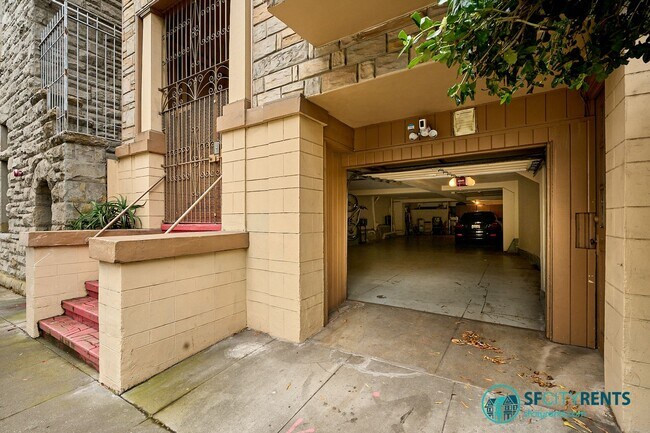 Building Photo - Haight/Ashbury: Top Floor w/ Garage Parkin...