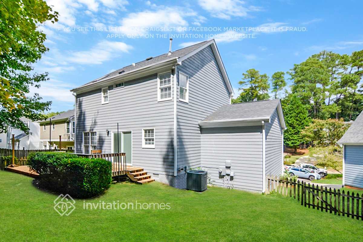 Building Photo - 8644 Swarthmore Dr