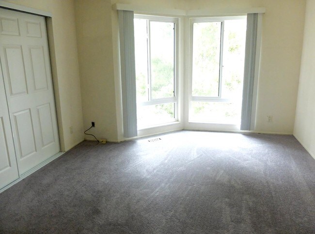 Building Photo - 101 S Lake Merced Hills