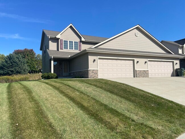 Primary Photo - 2635 Parkfield Dr