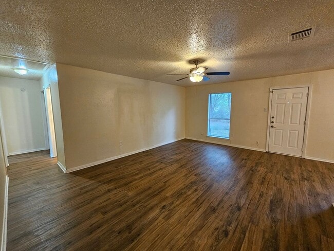 Building Photo - 110 Muleta Dr