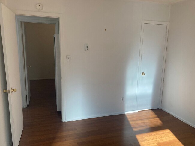 Building Photo - 406 Griffin St