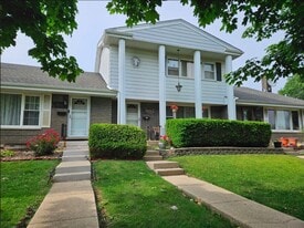 Building Photo - 7108 W Niles Ave