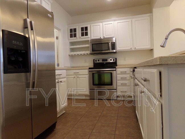 Building Photo - 467 Westgreen Ln