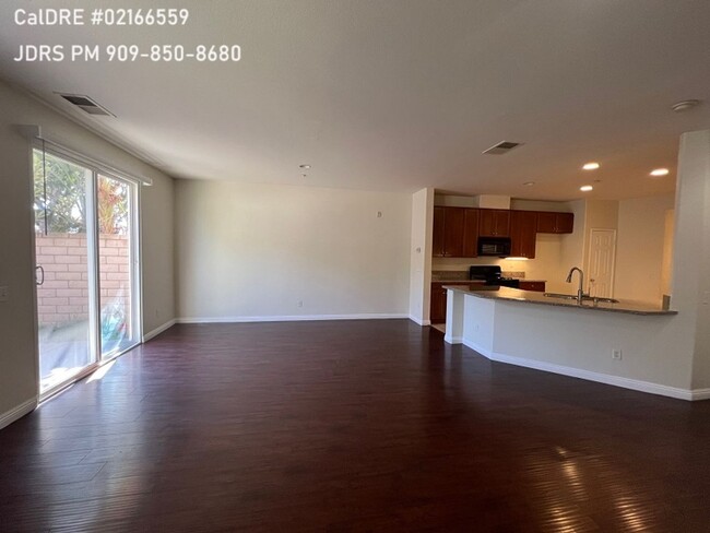 Building Photo - Rancho Cucamonga 3 bedroom Townhouse