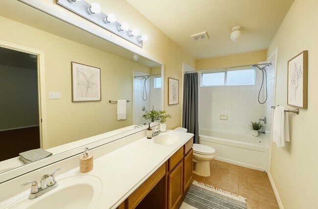 Building Photo - 9110 Regents Cove Ct