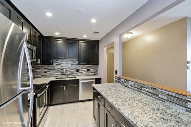 Building Photo - 125 Acacia Cir