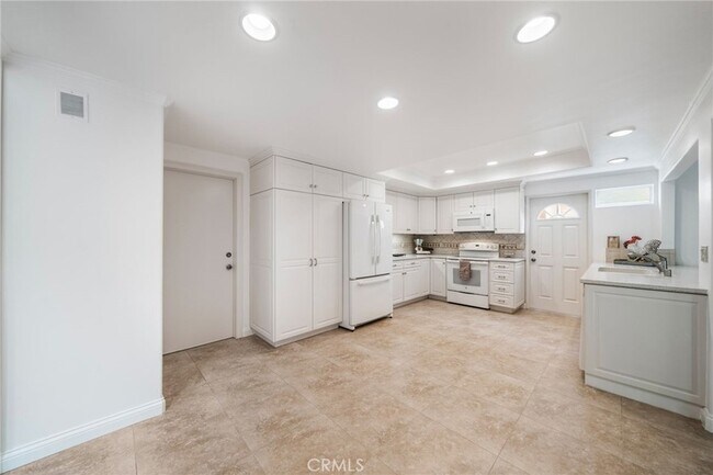 Building Photo - 24382 Macedo Dr