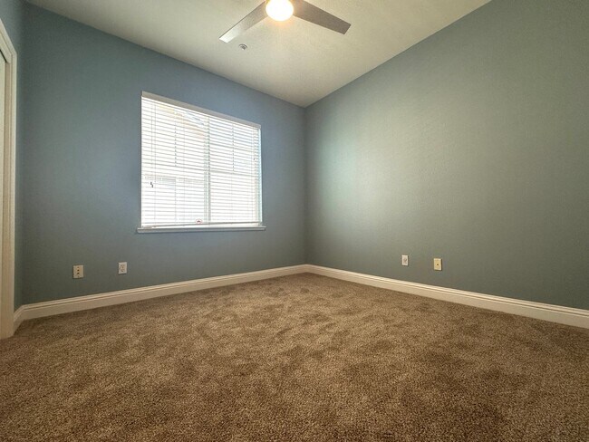 Building Photo - 2369 Fernwood Ln
