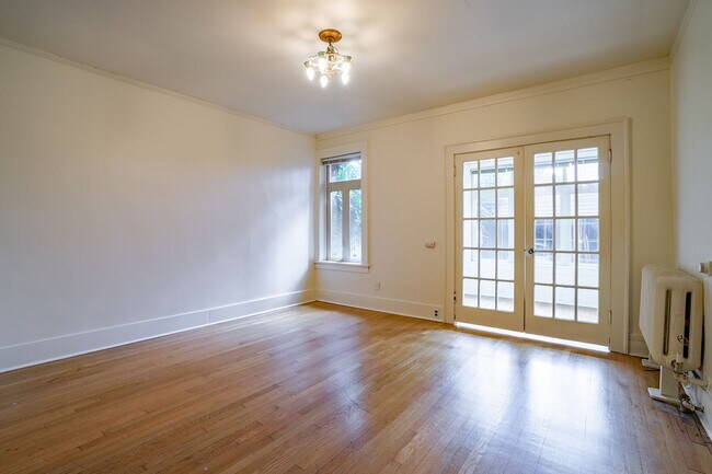 Interior Photo - Porter