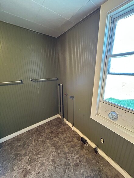 Building Photo - 732 Scott Ave