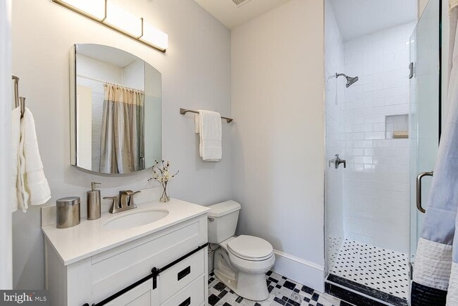 Building Photo - 5905 Eads St NE