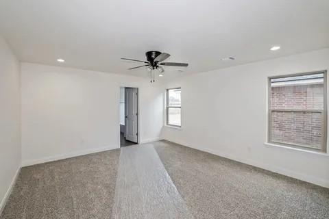 Building Photo - 7609 Woodford Ave