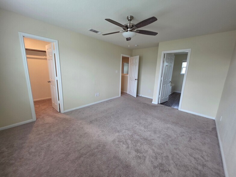 Building Photo - 24006 Hay Needle Ln