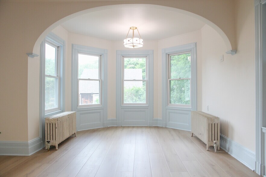 Dining Area - 119 Liberty Ave