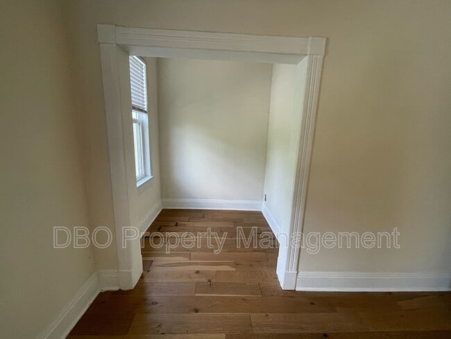 Building Photo - 262 Morton Ave