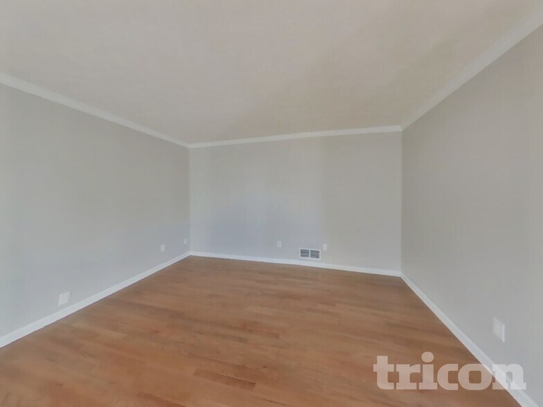 Building Photo - 100 Hillcrest Point