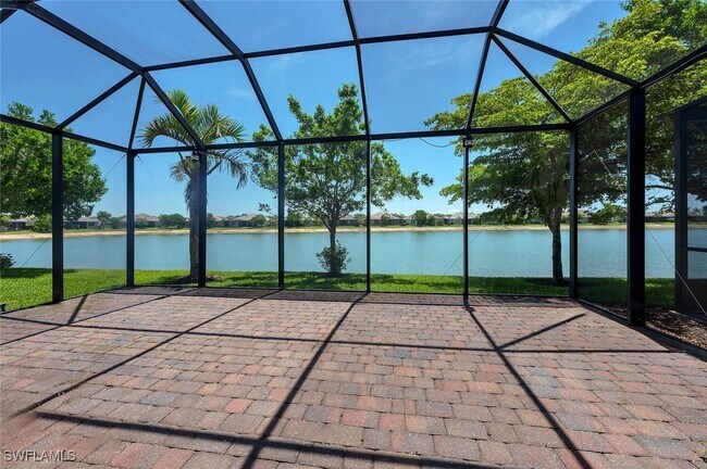 Primary Photo - 14940 Edgewater Cir