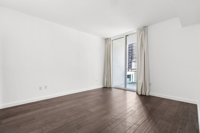 Building Photo - 951 Brickell Ave