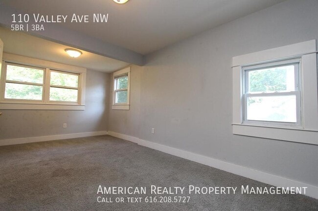 Building Photo - 110 Valley Ave NW