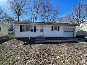 Building Photo - 2 Bedroom 1 Bathroom in Bowling Green, MO