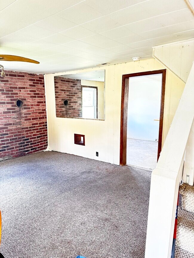 Building Photo - 118 Ripshin Rd