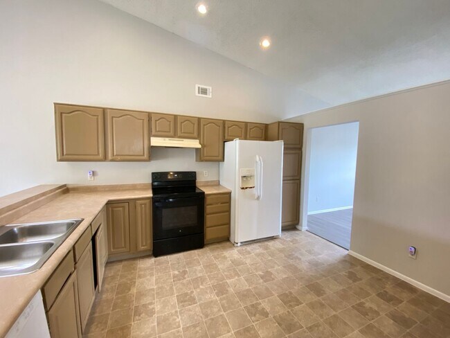 Building Photo - 12948 Broakfield Cir