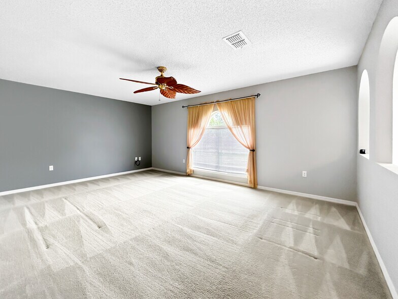 Building Photo - 1035 Ronlin St