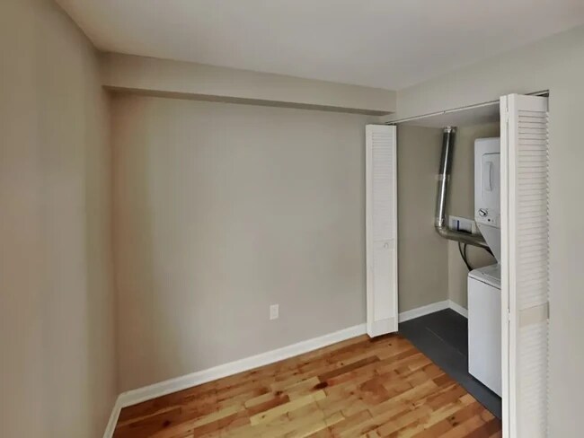Building Photo - Lantern Square Apartments-A3