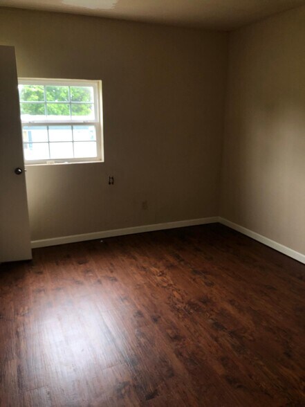 Building Photo - 7151 N Sun Country Rd